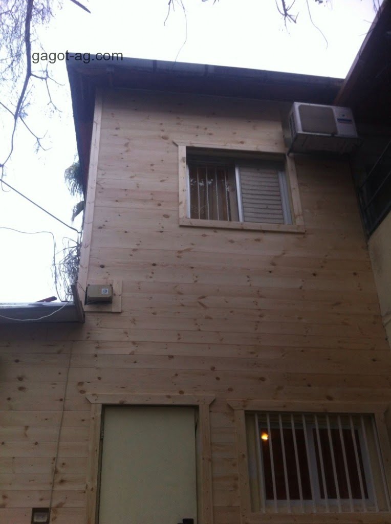 חיפוי קיר מעץ מוקצע