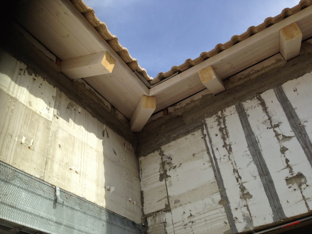 גג רעפים כפרי