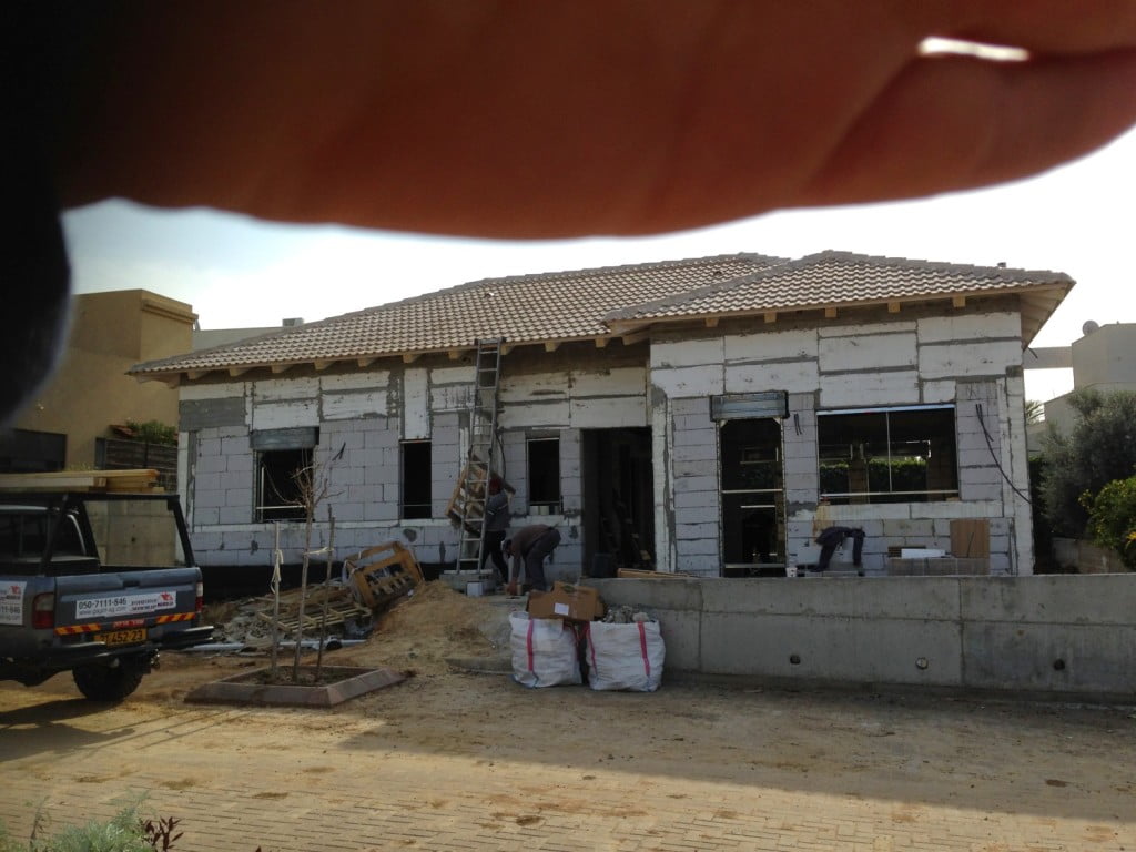 גג רעפים כפרי