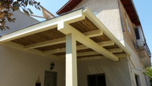 פרגולה מעץ בחיפויי במבוק מושחל וסנטף (3)