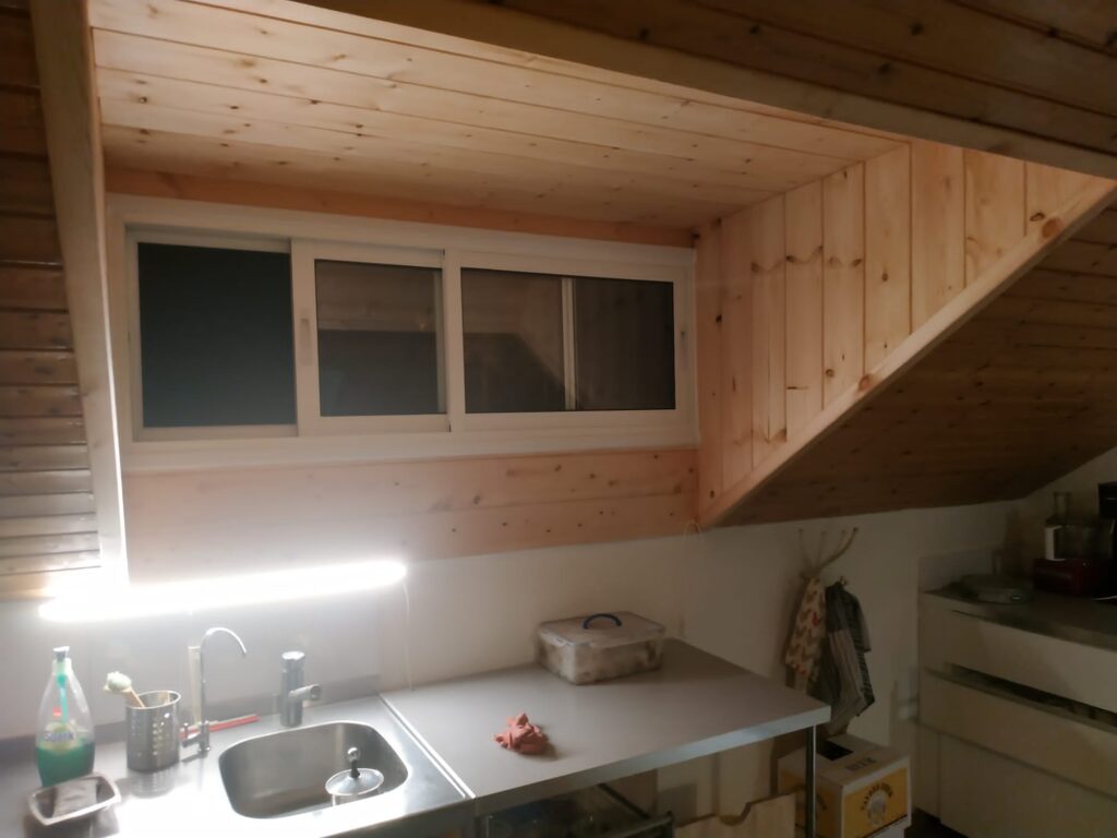 הגבהת גג קוקייה עם חלון