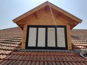 חלון קוקייה בגג רעפים