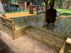 דק אורן מוקצע