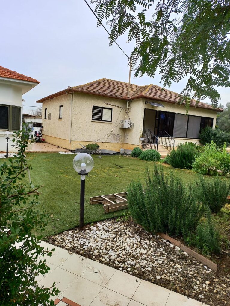 החלפת רעפים וארגז רוח