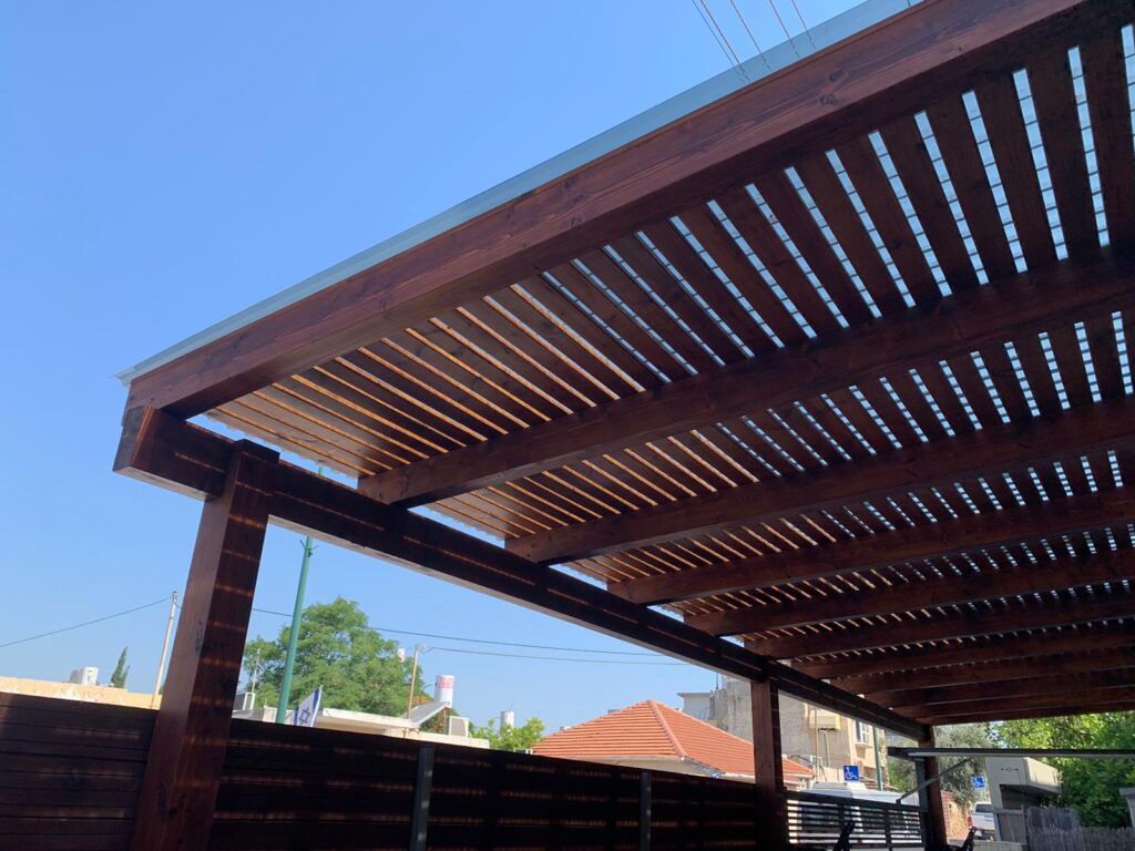 נגר גגות ופרגולות