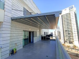 פרגולת אלומיניום חשמלית