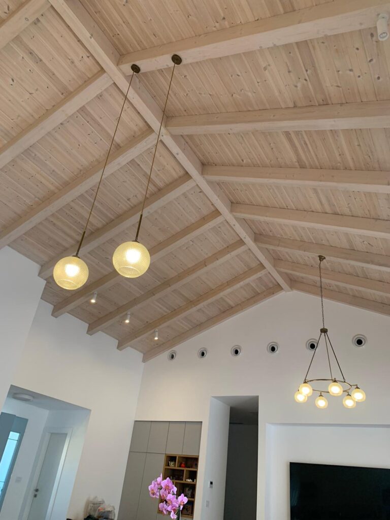 גג רעפים חשוף