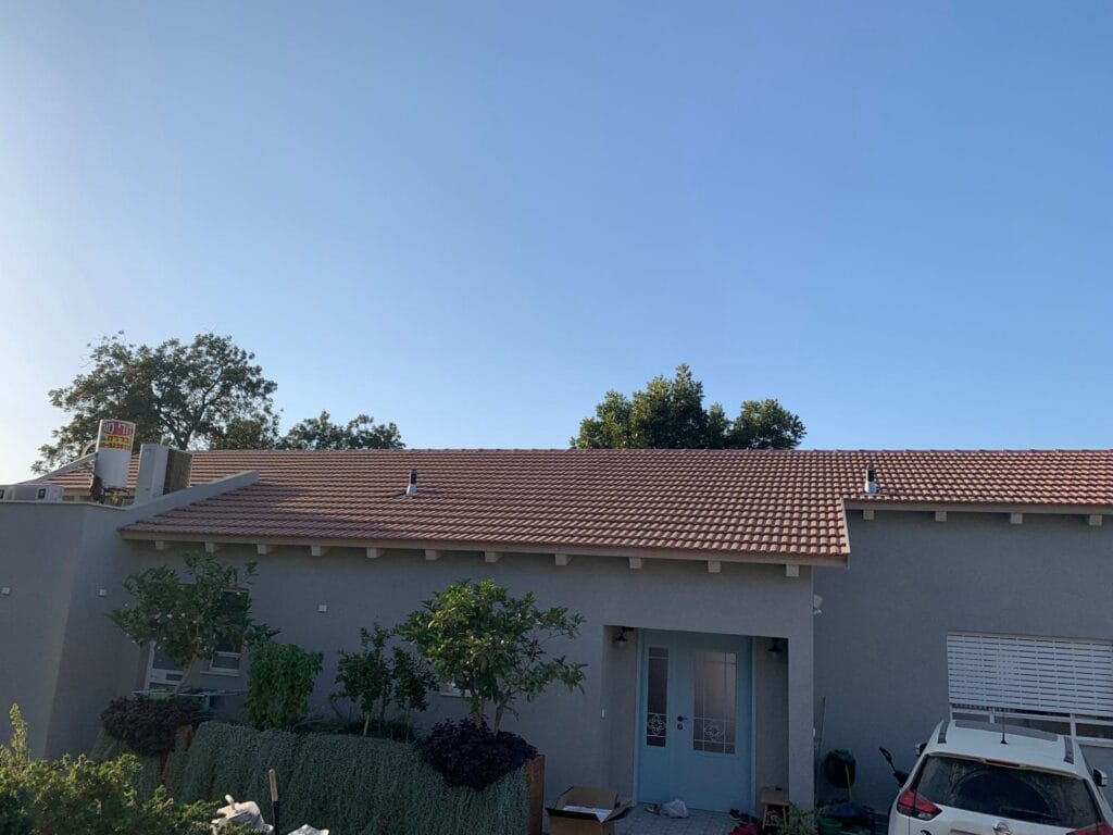 גג רעפים חשוף