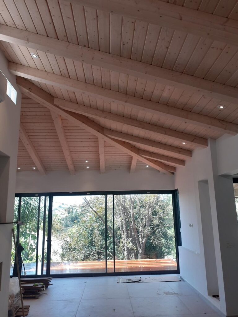 גג רעפים גלוי חשוף