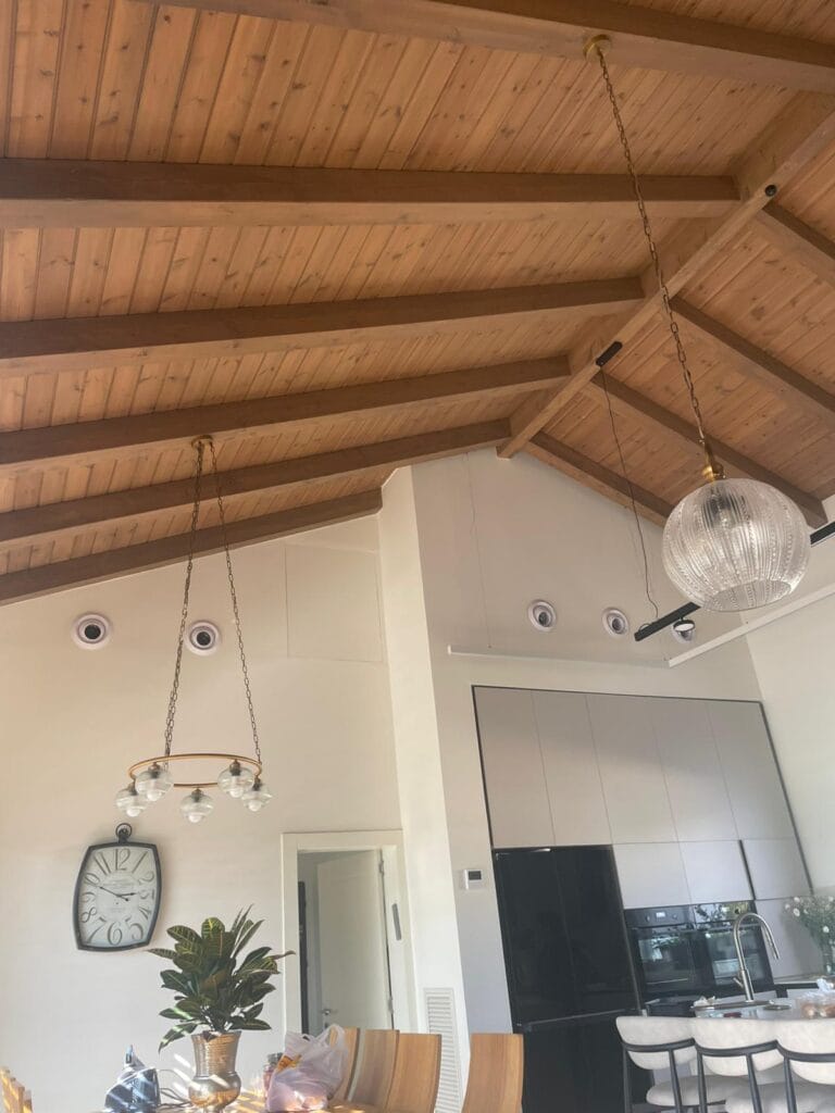 גג רעפים גלוי חשוף 